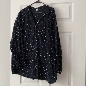 Long sleeved black polka dot buttoned shirt